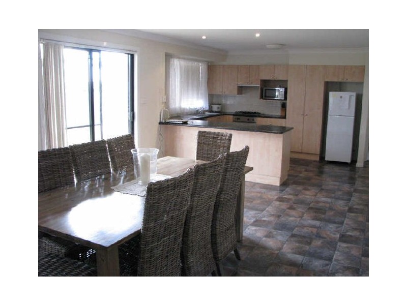 24 Woomera Place, Glenfield Park NSW 2650