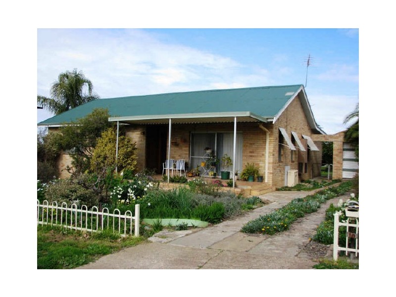 10 John Street, Kooringal NSW 2650