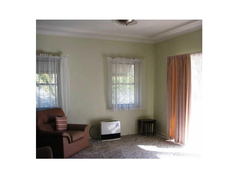 10 John Street, Kooringal NSW 2650