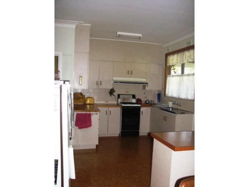 10 John Street, Kooringal NSW 2650