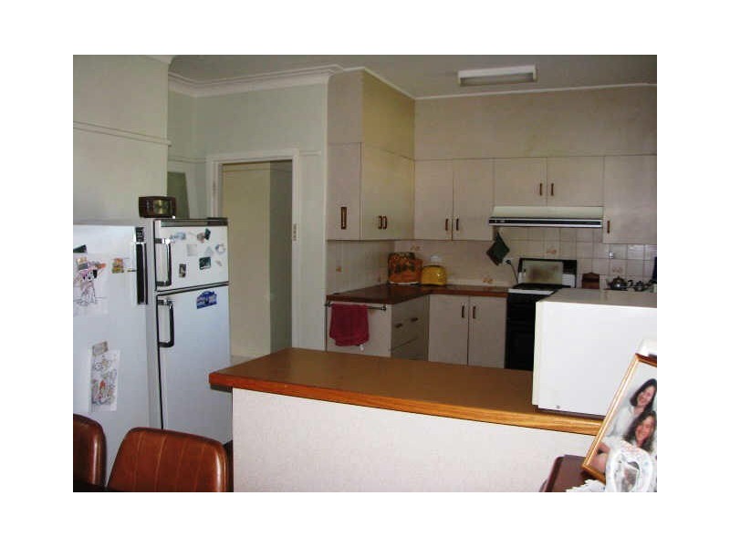 10 John Street, Kooringal NSW 2650
