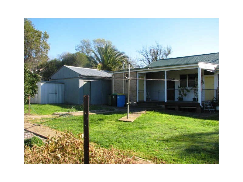 10 John Street, Kooringal NSW 2650