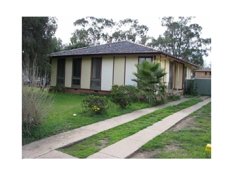 11 Adams Street, Ashmont NSW 2650