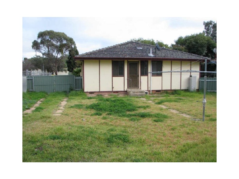 11 Adams Street, Ashmont NSW 2650