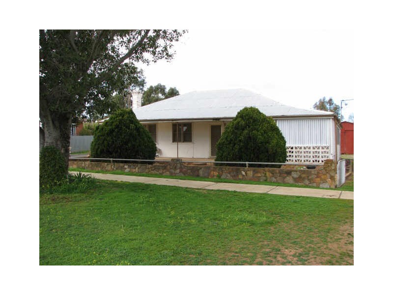 23 Stinson Street, Coolamon NSW 2701