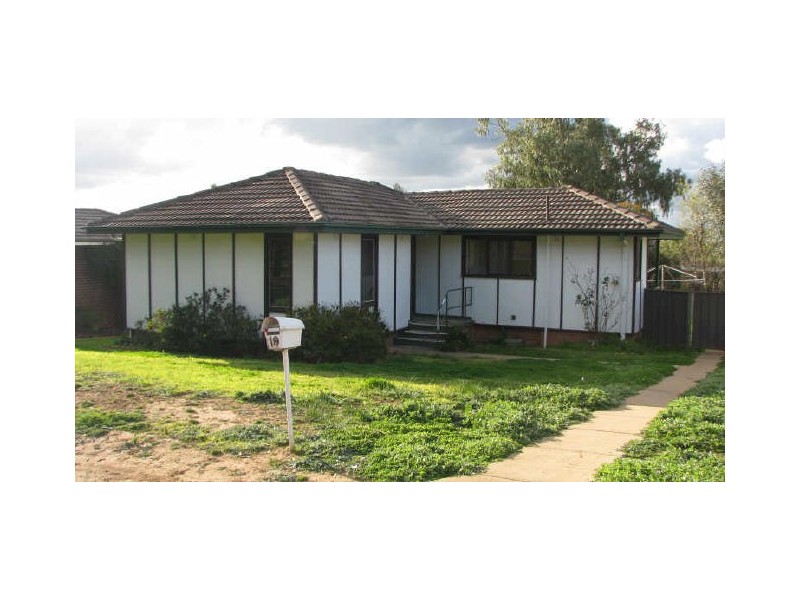 19 Connorton Avenue, Ashmont NSW 2650