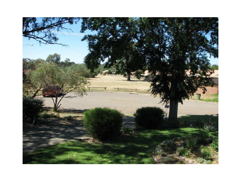 3 Menzies Avenue, Kooringal NSW 2650