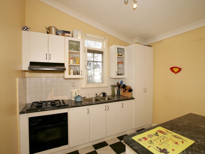 28 Kildare Street, Turvey Park NSW 2650
