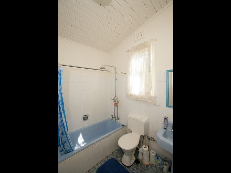 28 Kildare Street, Turvey Park NSW 2650