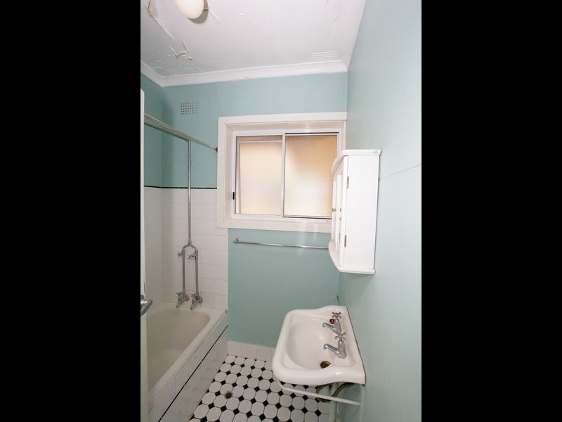 62 Blamey Street, Turvey Park NSW 2650