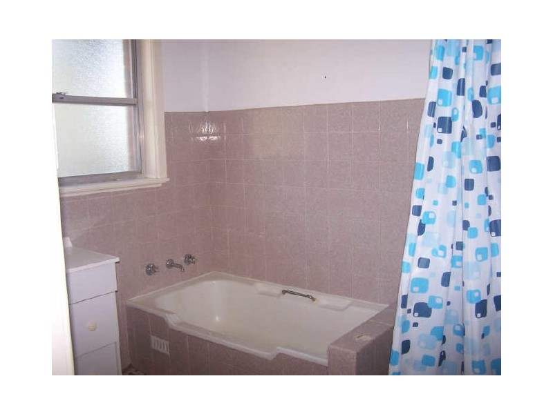 13 Stanley Street, Kooringal NSW 2650