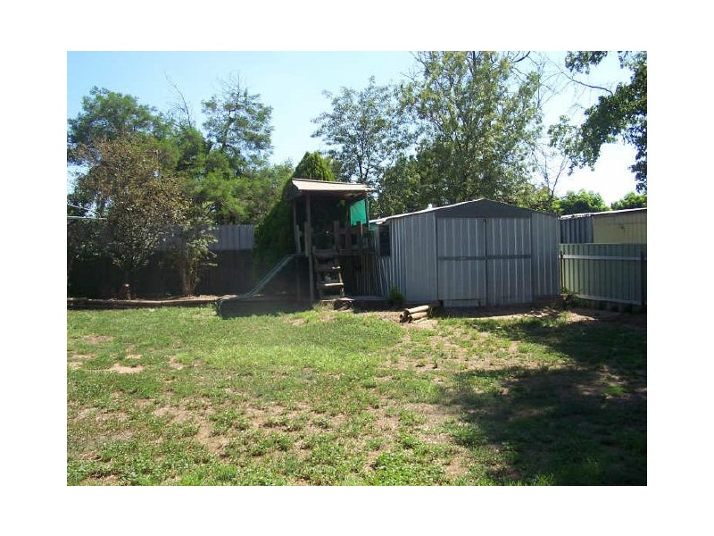 13 Stanley Street, Kooringal NSW 2650