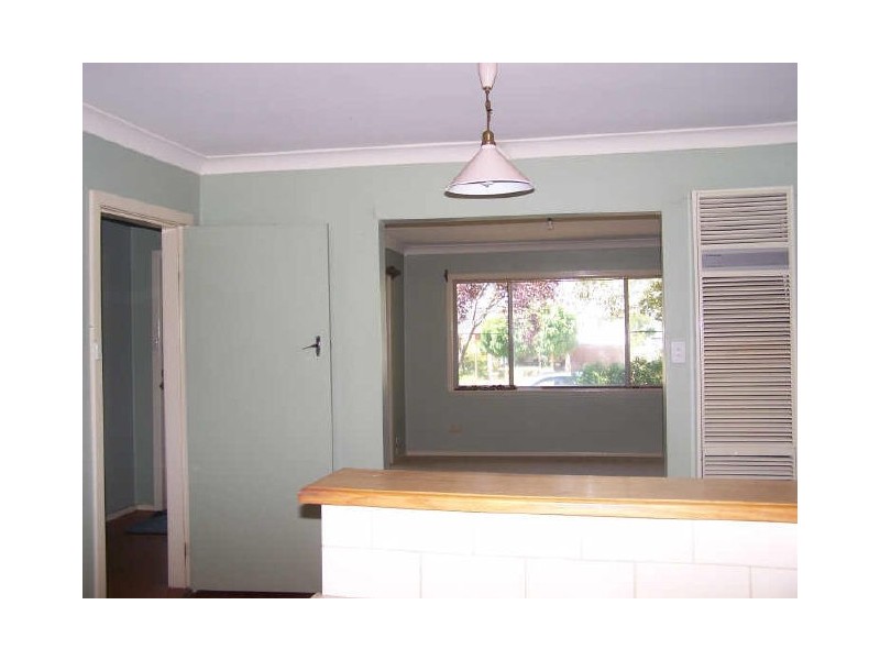 13 Stanley Street, Kooringal NSW 2650
