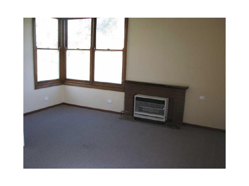 23 Phillip Avenue, Mount Austin NSW 2650