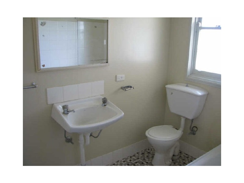 13 Meads Place, Mount Austin NSW 2650