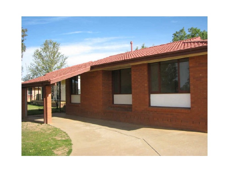 36 Bruce Street, Wagga Wagga NSW 2650