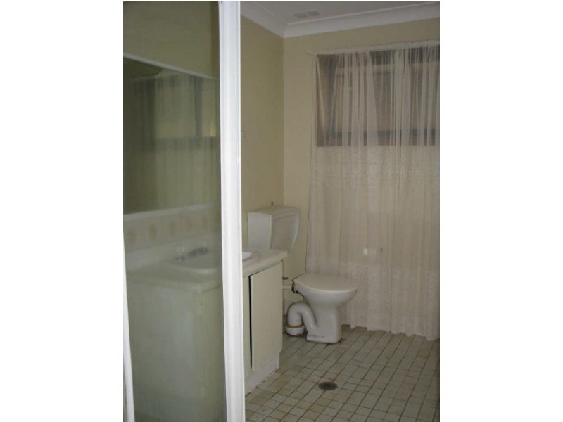 3/2 Bavaria Street, Tolland NSW 2650