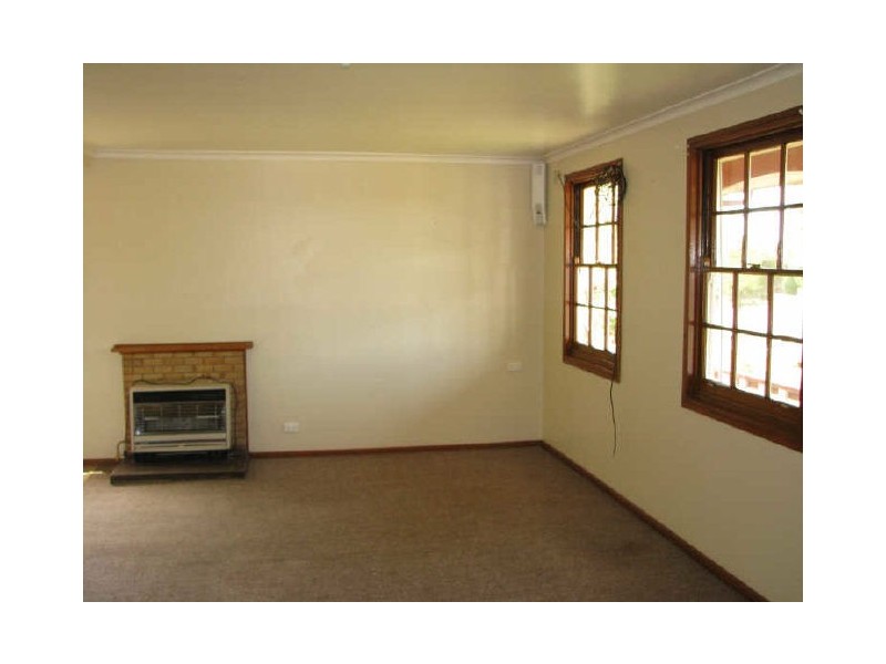 17 Ziegler Avenue, Kooringal NSW 2650