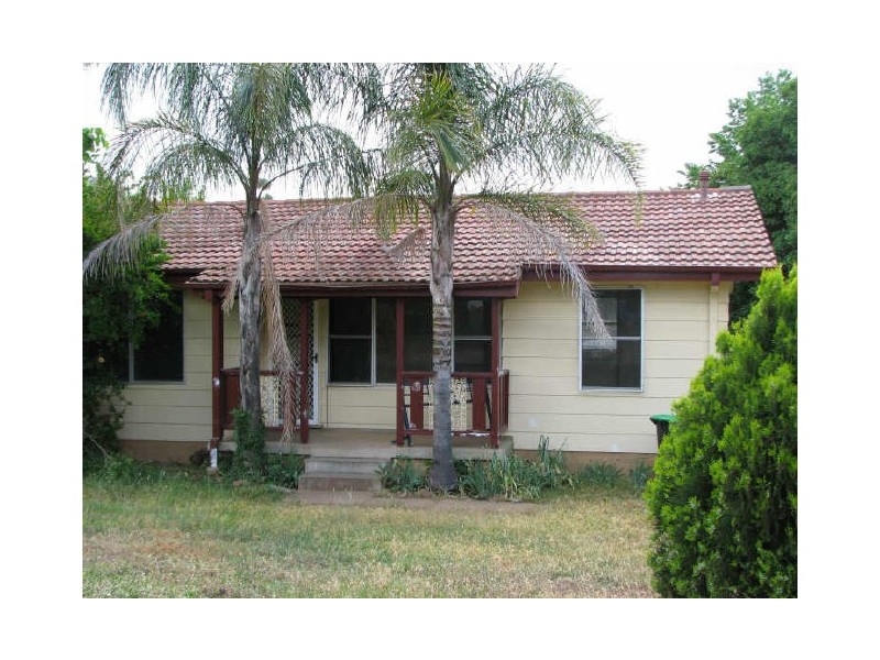 42 Adams Street, Ashmont NSW 2650