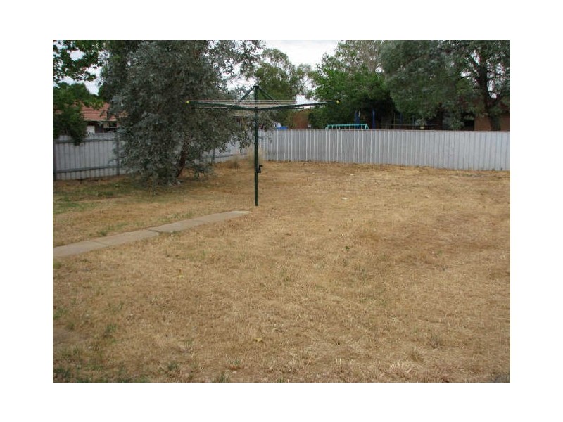 32 Bruce Street, Tolland NSW 2650