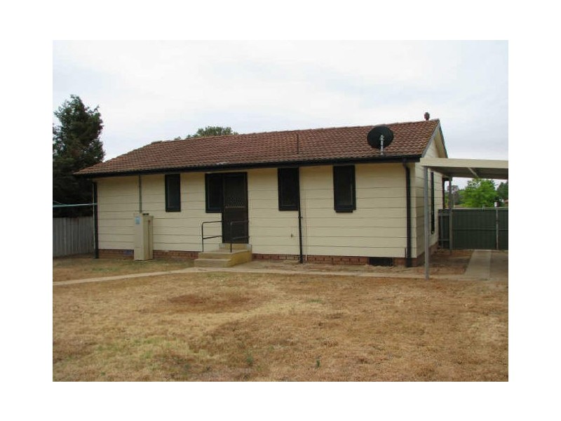 34 Bruce Street, Tolland NSW 2650
