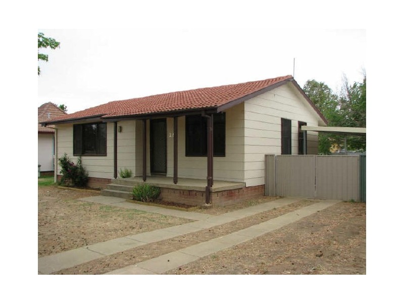 42 Bruce Street, Tolland NSW 2650