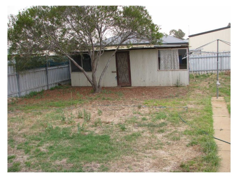 69 Mckell Avenue, Mount Austin NSW 2650