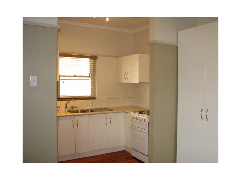 72 Fernleigh Road, Mount Austin NSW 2650