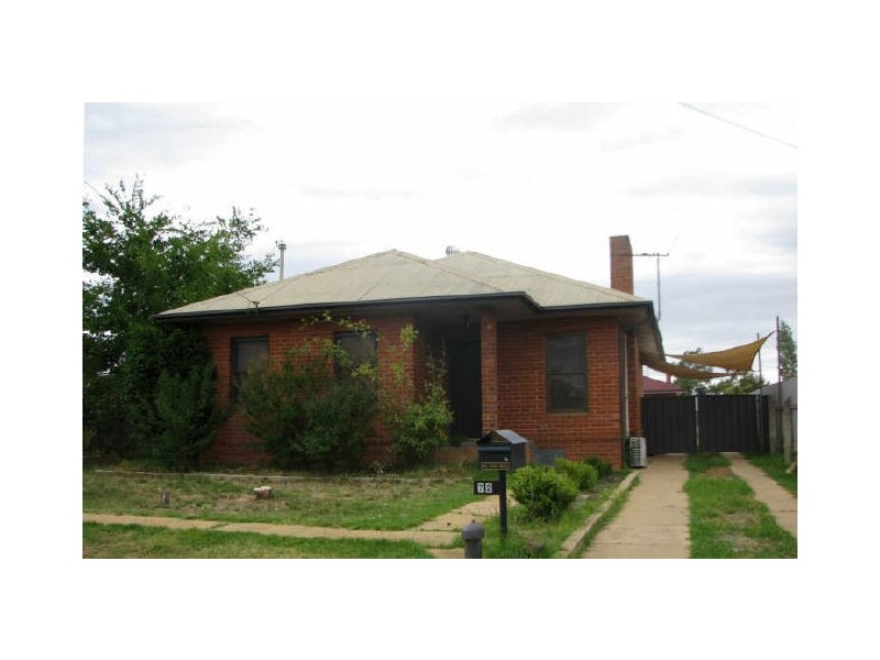 72 Fernleigh Road, Mount Austin NSW 2650