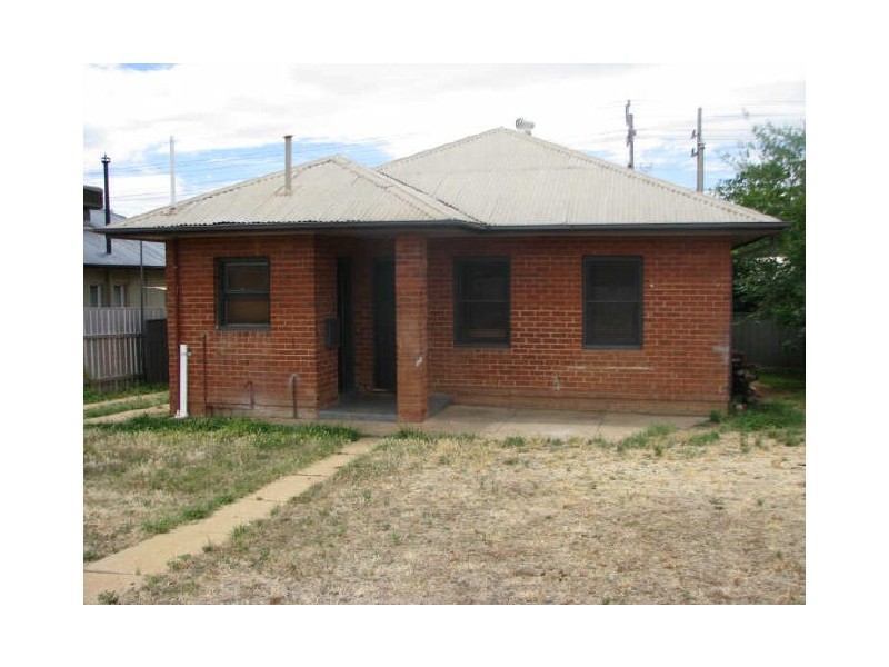 72 Fernleigh Road, Mount Austin NSW 2650