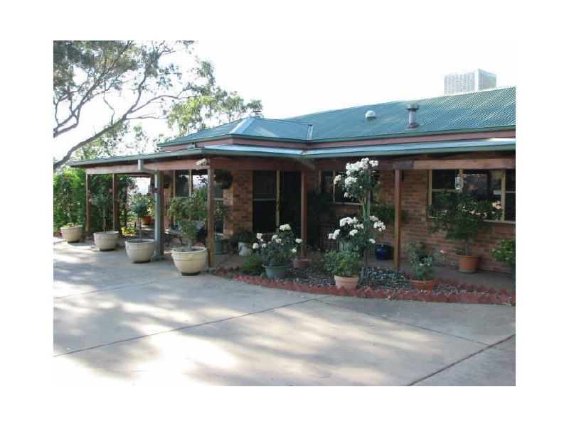 12 Stellway Close, Wagga Wagga NSW 2650