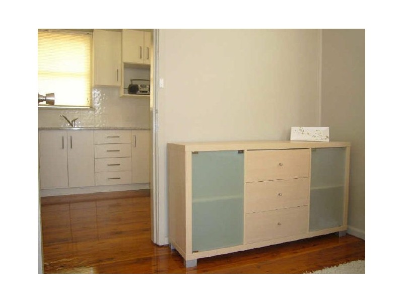 27 McKell Avenue, Mount Austin NSW 2650