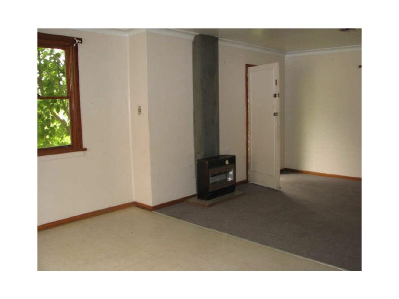 27 Jack Avenue, Mount Austin NSW 2650
