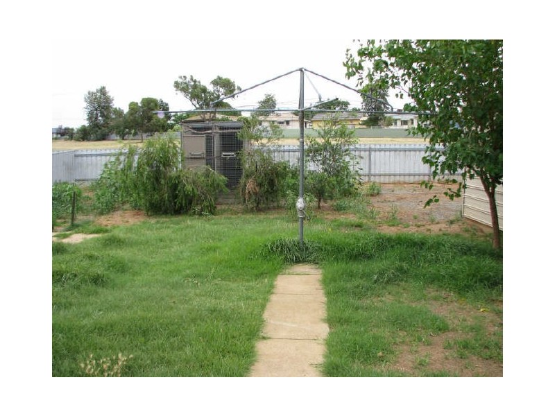 27 Jack Avenue, Mount Austin NSW 2650