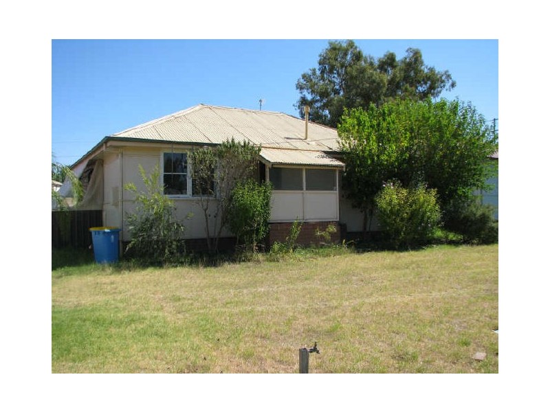 27 Jack Avenue, Mount Austin NSW 2650