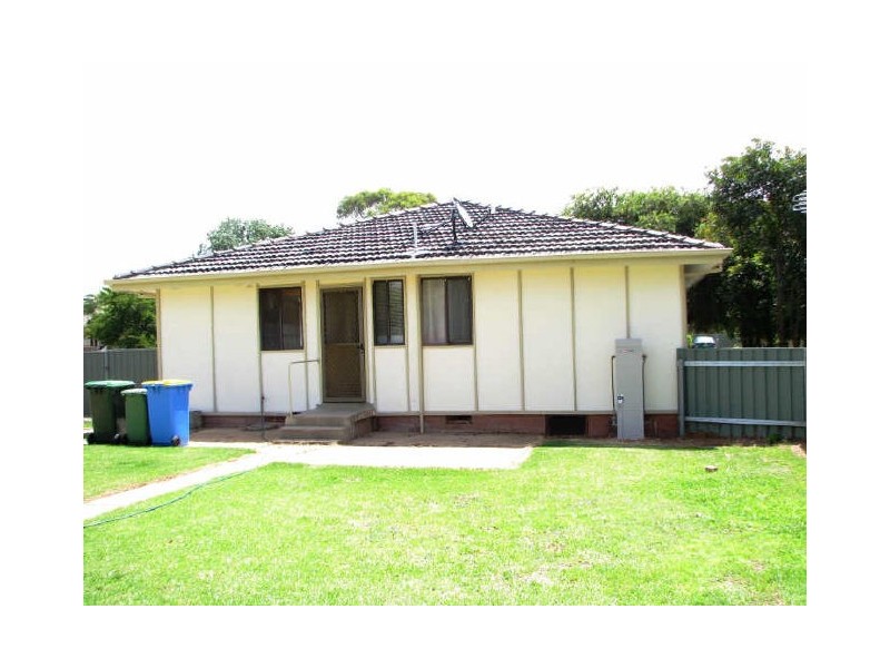 11 Adams Street, Ashmont NSW 2650