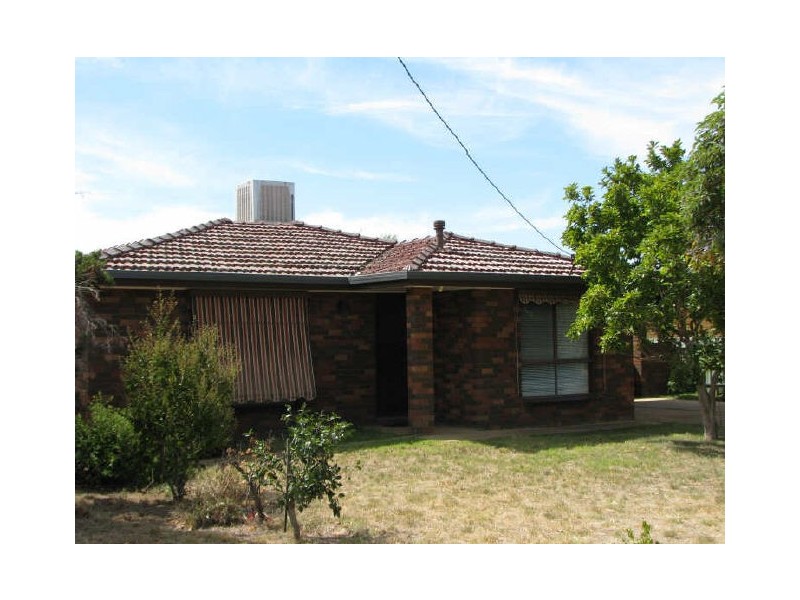 3 Main Street, Lake Albert NSW 2650