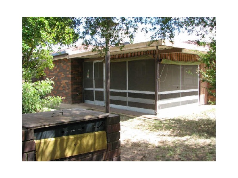 3 Main Street, Lake Albert NSW 2650