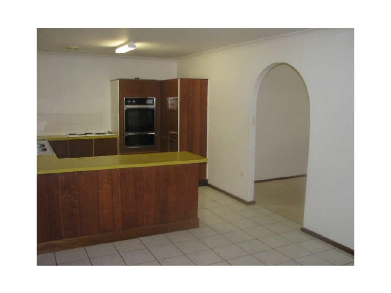 3 Main Street, Lake Albert NSW 2650