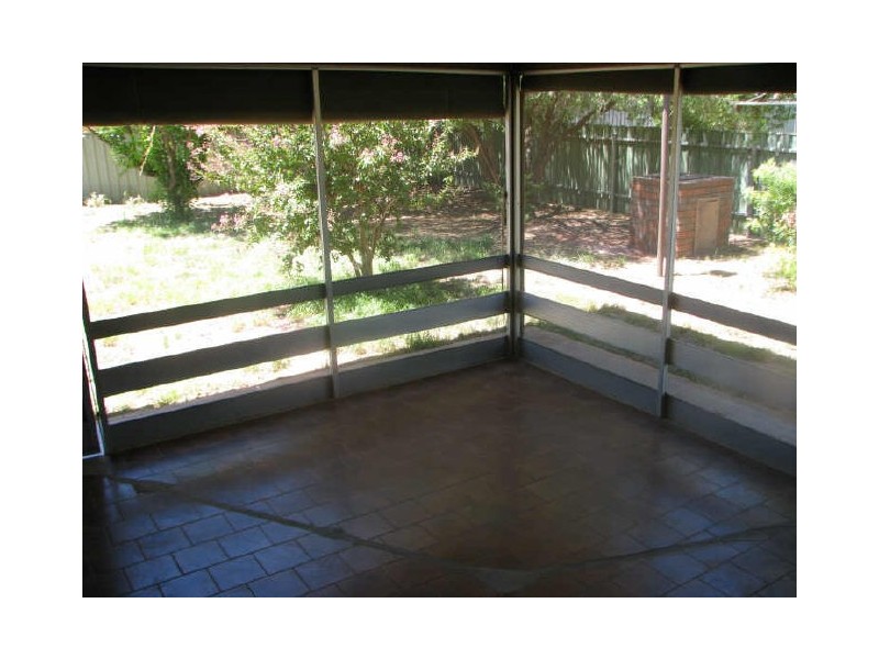3 Main Street, Lake Albert NSW 2650