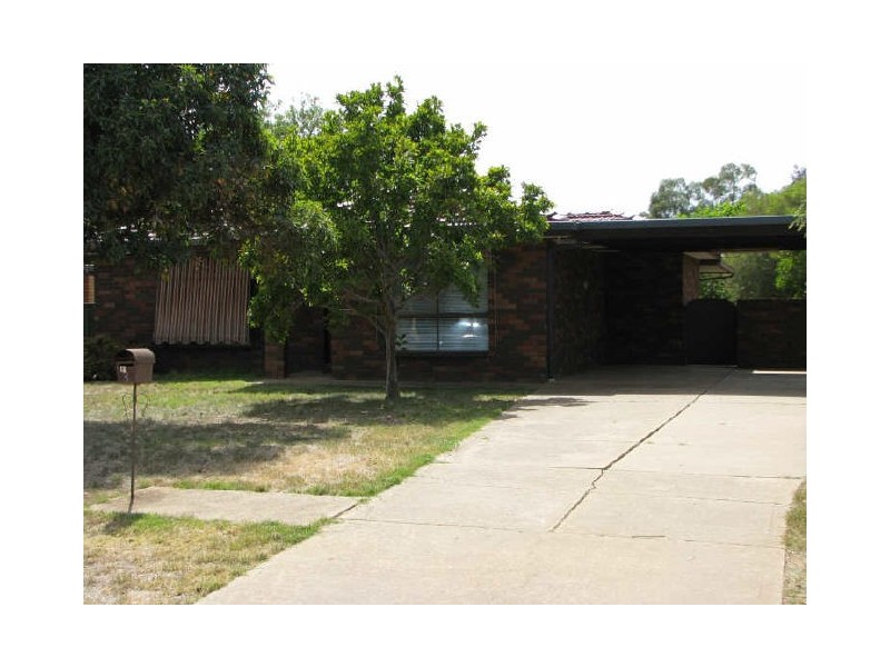 3 Main Street, Lake Albert NSW 2650