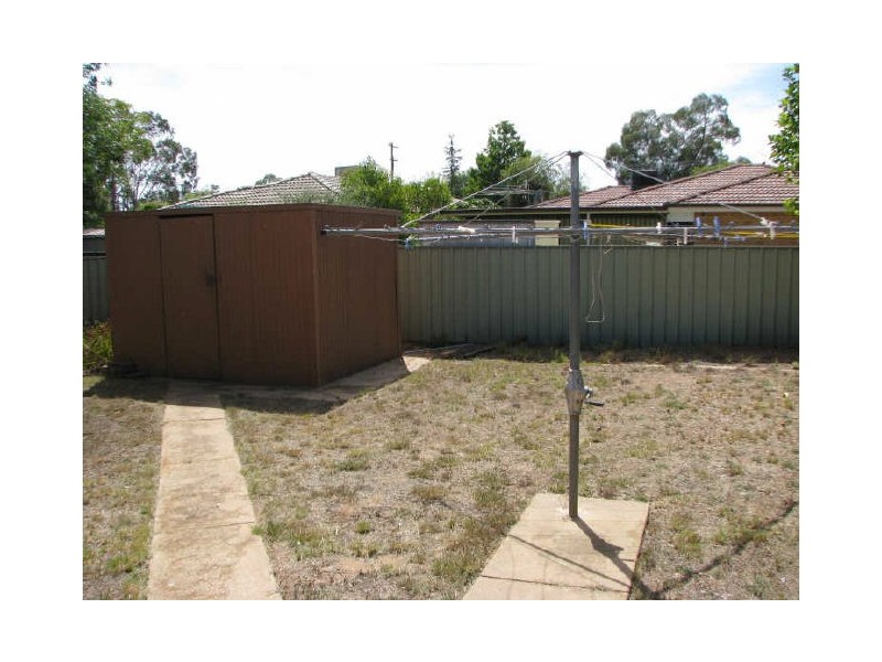 3 Main Street, Lake Albert NSW 2650