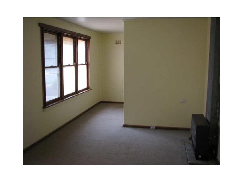 9 Hunter Street, Mount Austin NSW 2650
