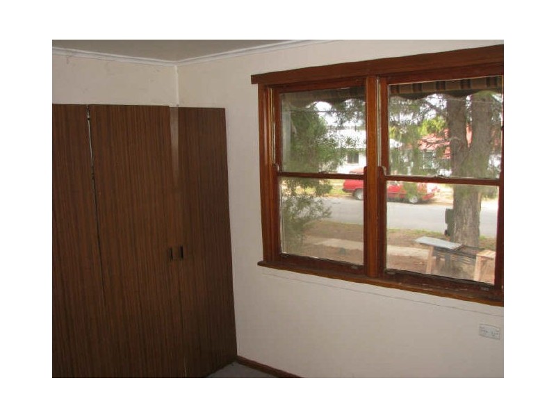 9 Hunter Street, Mount Austin NSW 2650