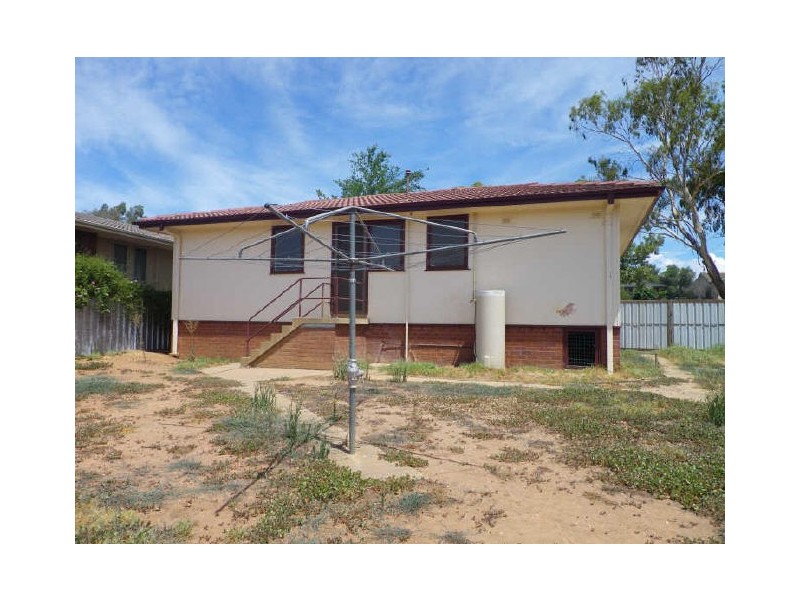 15 Poulton Street, Ashmont NSW 2650