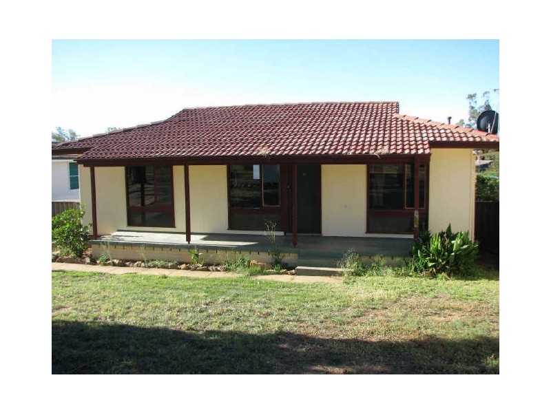 15 Poulton Street, Ashmont NSW 2650