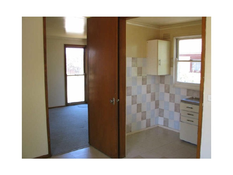18 Baird Avenue, Kooringal NSW 2650