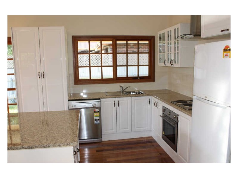 2/17 Craft Street, Lake Albert NSW 2650