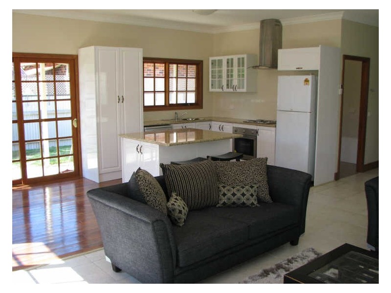 2/17 Craft Street, Lake Albert NSW 2650