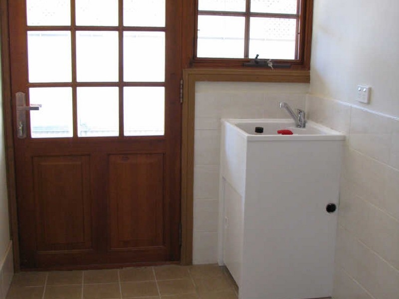 2/17 Craft Street, Lake Albert NSW 2650